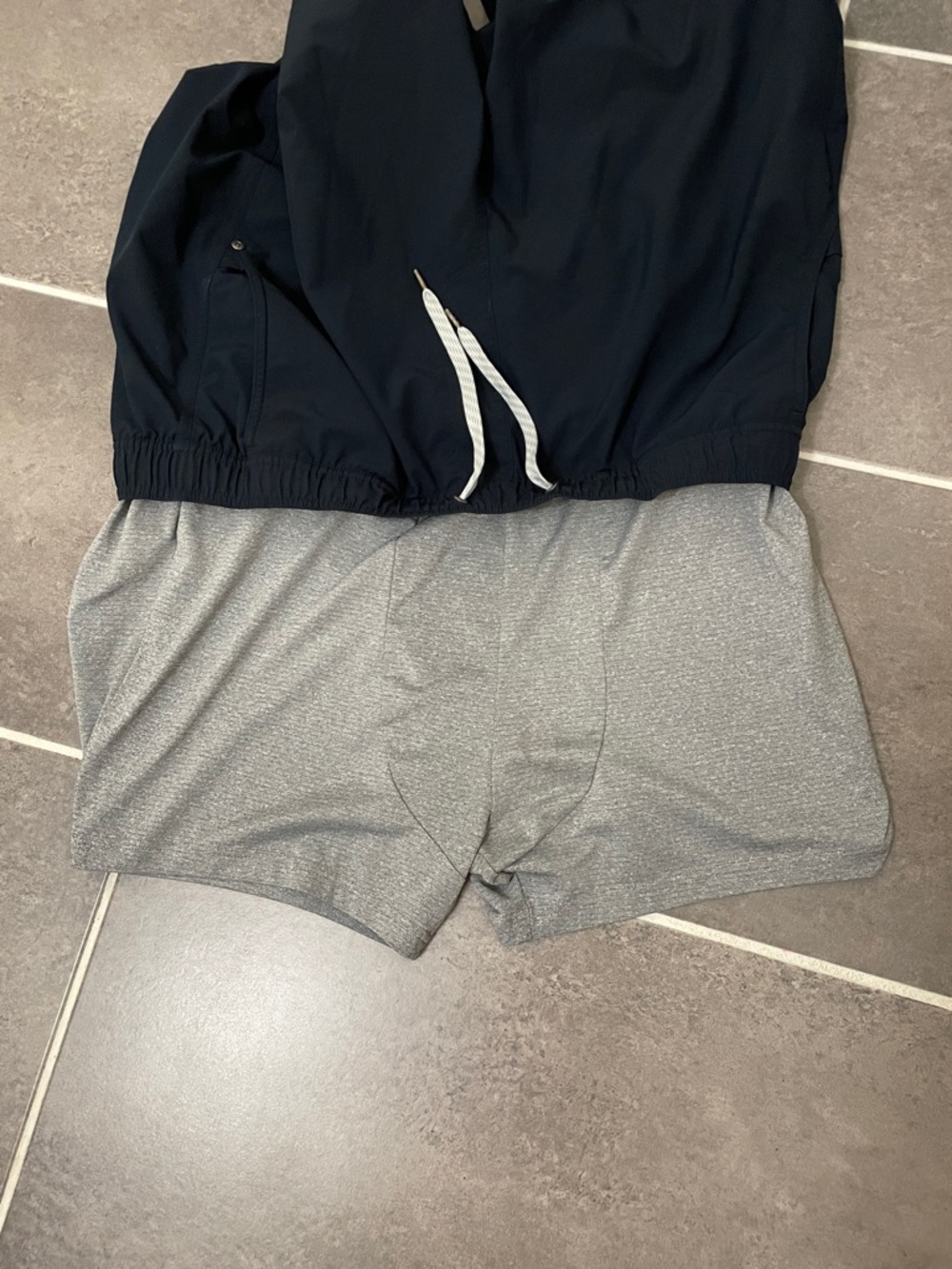 Vuori Kore Short Lined 7" size XL - Picture 9 of 11